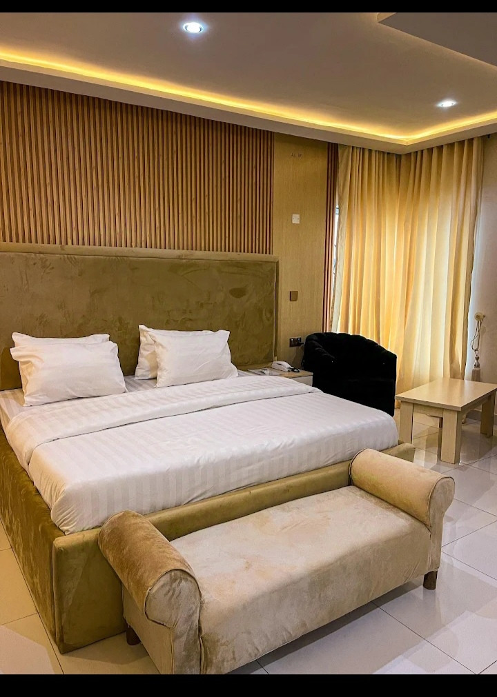 DOMAR SUITES, OPPOSITE MBL ALAKAHIA. PORT HARCOURT, RIVERS STATE. For Easy Bookings And Reservations, Please Contact Cloza App Representative On Call And Watsapp. Details Below