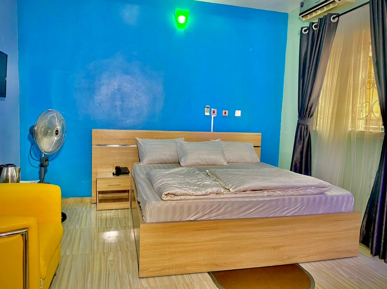 DARIANS LODGE AND SUITE, CALABAR. CROSS RIVER STATE. For Easy Bookings And Reservations, Please Contact Our Cloza App Representative On Call And Watsapp. Details Below