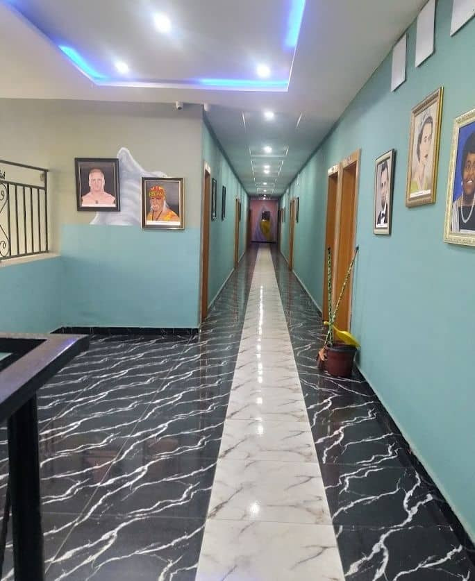 A12 HOTELS, SIR PAT MGBEMENA DRIVE BY ABA ROAD, UMUAHIA, ABIA STATE. SUITE. For Easy Bookings And Reservations, Please Contact Cloza App Representative On Call And Watsapp. Details Below