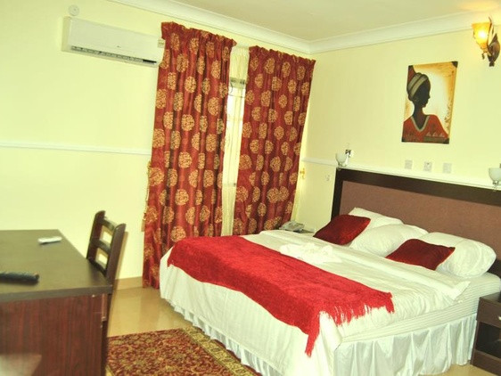 NEW EASTERN COMFORT HOTEL& GARDEN RESORT, 134/136 ABA ROAD, UMUAHIA, ABIA STATE. For Easy Bookings And Reservations, Please Contact Cloza App Representative On Call And Watsapp. Details Below