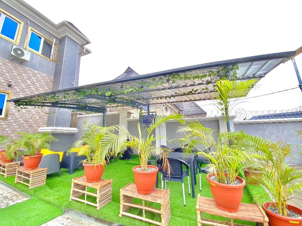 DARIANS LODGE AND SUITE, CALABAR. CROSS RIVER. For Easy Bookings And Reservations, Please Contact Our Cloza App Representative On Call And Watsapp. Details Below