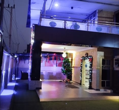 STAY BRIDGE HOTEL IGBOGO ROAD CHOBA PORTHARCOURT  For Easy Bookings And Reservations, Please Contact Our Cloza App Representative On Call And Watsapp. Details Below