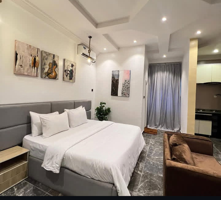 DE VAST LUXURY APARTMENT. WATER BOARD ESTATE OFF MARIAN ROAD, CALABAR, CROSS RIVER. For Easy Bookings And Reservations, Please Contact Our Cloza App Representative On Call And Watsapp. Details Below