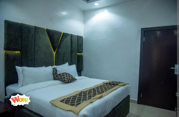 ROYAL WINNERS HOTEL  PORTHARCOURT  OGBOGORO/IWOFE . For Easy Bookings And Reservations, Please Contact Our Cloza App Representative On Call And Watsapp. Details Below