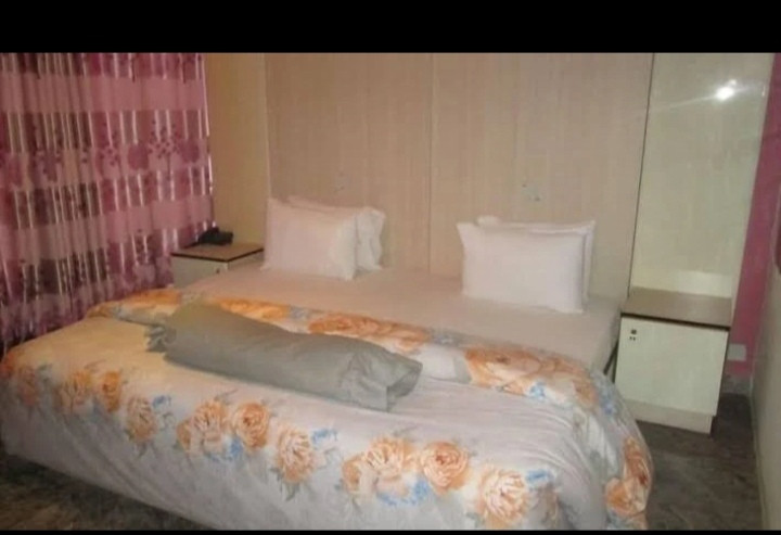DELVE HOTELS, ATIMBO ROAD, CALABAR, CROSS RIVERS STATE. For Easy Bookings And Reservations, Please Contact Our Cloza App Representative On Call And Watsapp. Details Below